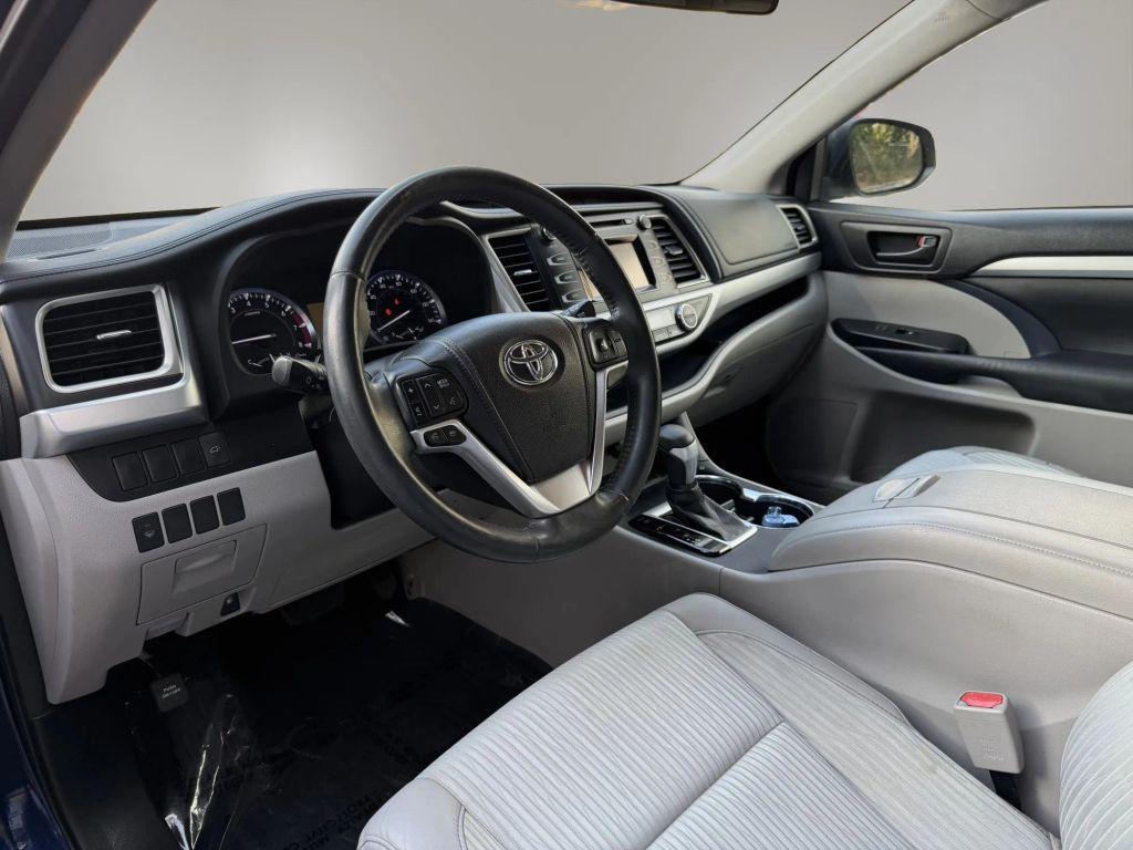 used 2015 Toyota Highlander car, priced at $12,490