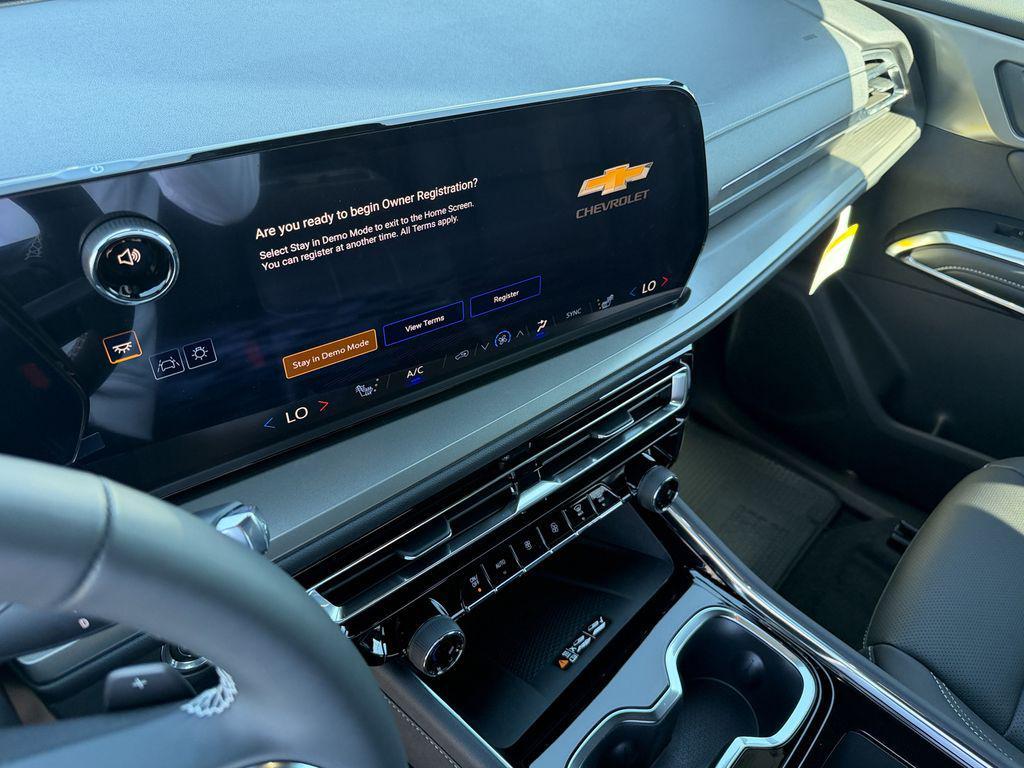 new 2026 Chevrolet Traverse car, priced at $44,417