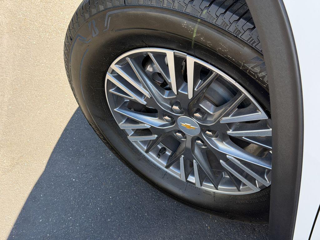 new 2026 Chevrolet Traverse car, priced at $44,417