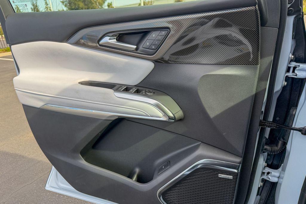 new 2026 Chevrolet Traverse car, priced at $61,005