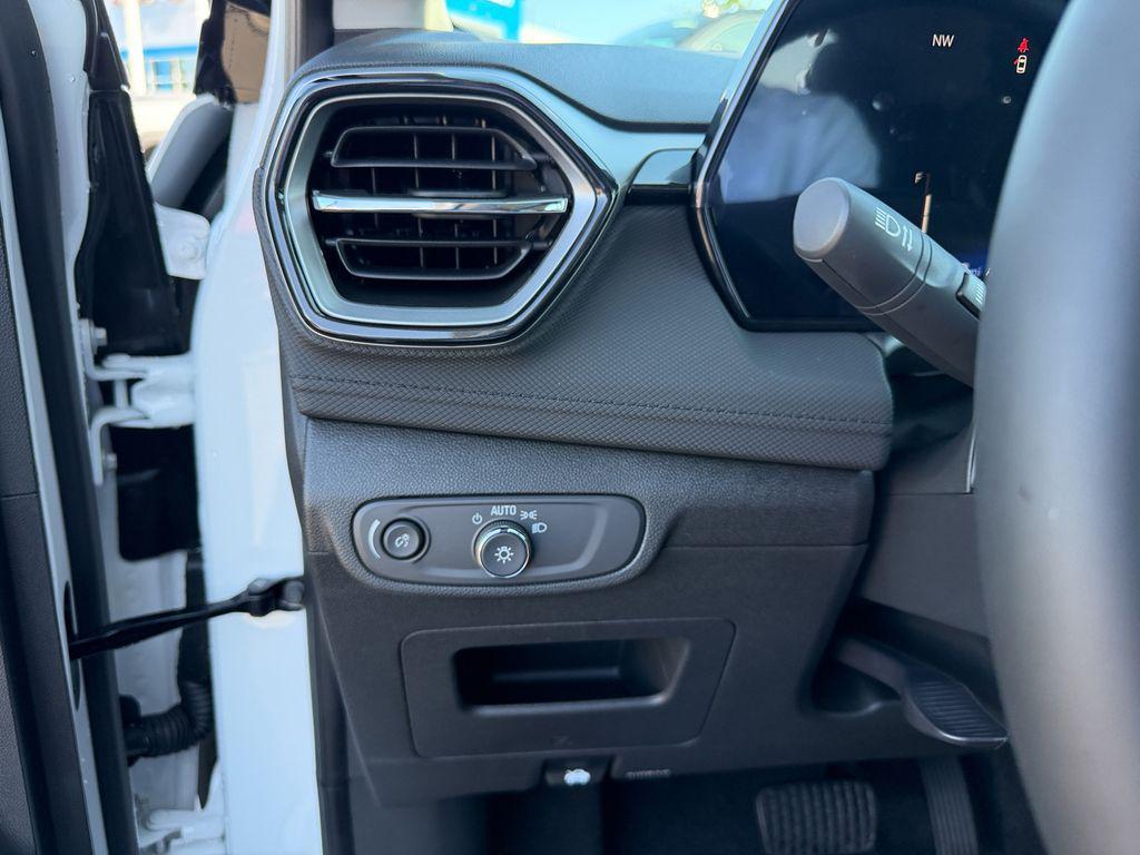 new 2026 Chevrolet TrailBlazer car, priced at $30,337