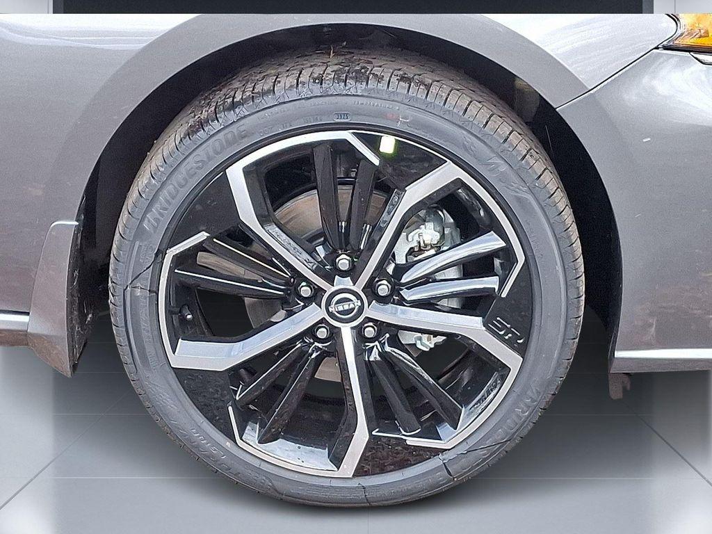 new 2025 Nissan Altima car, priced at $34,030