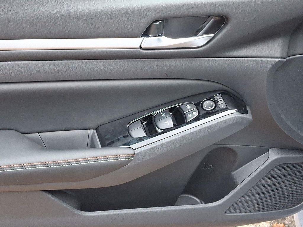 new 2025 Nissan Altima car, priced at $30,950