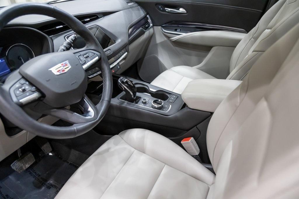 used 2022 Cadillac XT4 car, priced at $23,663