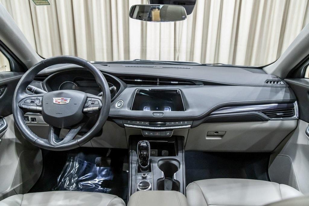 used 2022 Cadillac XT4 car, priced at $23,663