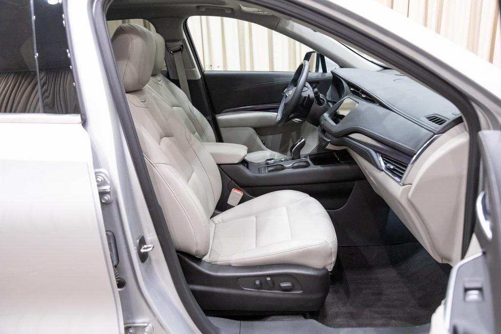 used 2022 Cadillac XT4 car, priced at $23,663