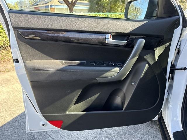 used 2014 Kia Sorento car, priced at $8,226