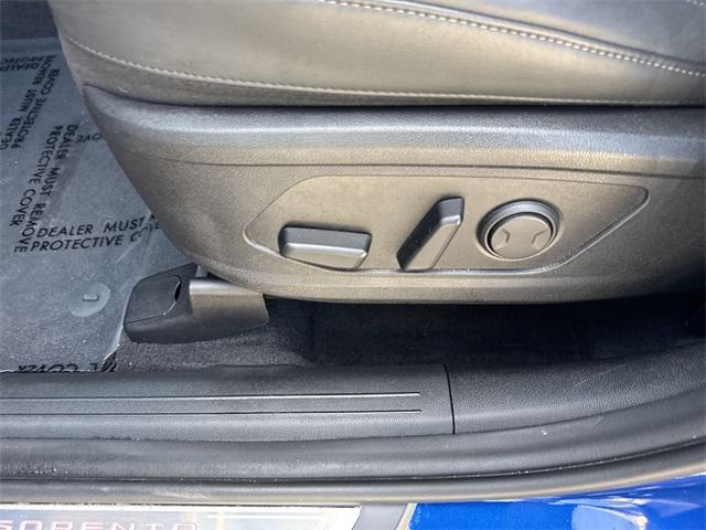 used 2023 Kia Sorento car, priced at $25,999