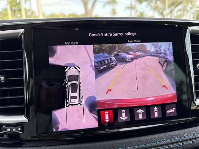 used 2021 Chrysler Pacifica Hybrid car, priced at $22,833