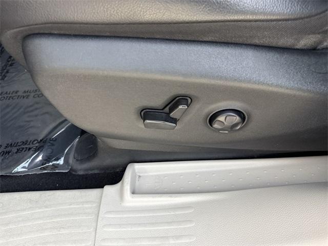 used 2021 Chrysler Pacifica Hybrid car, priced at $22,833