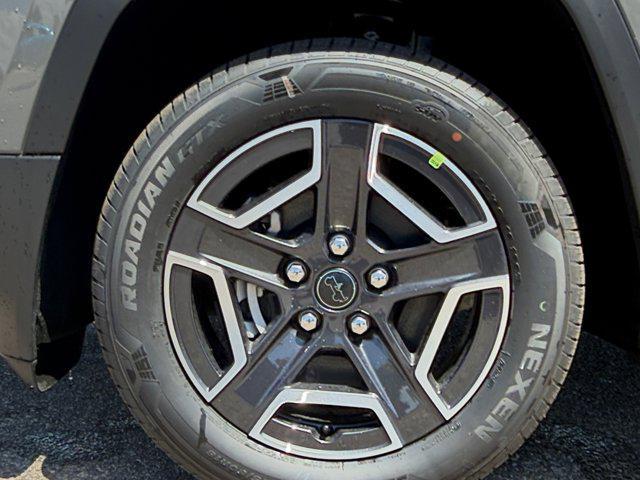 new 2026 Jeep Cherokee car, priced at $41,305