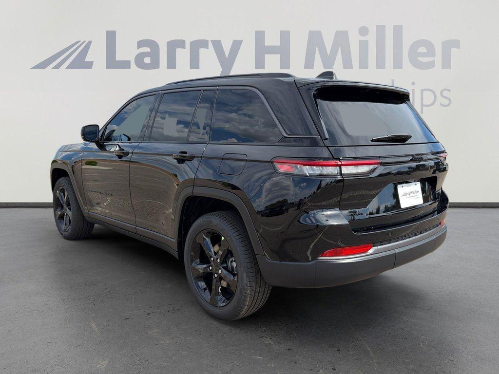 new 2026 Jeep Grand Cherokee car, priced at $45,720