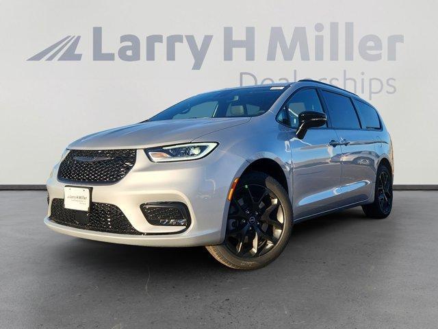new 2026 Chrysler Pacifica car, priced at $47,716