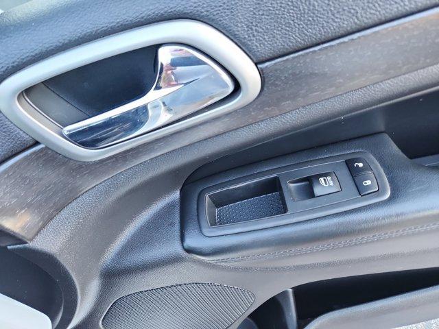 used 2018 Jeep Grand Cherokee car, priced at $13,394