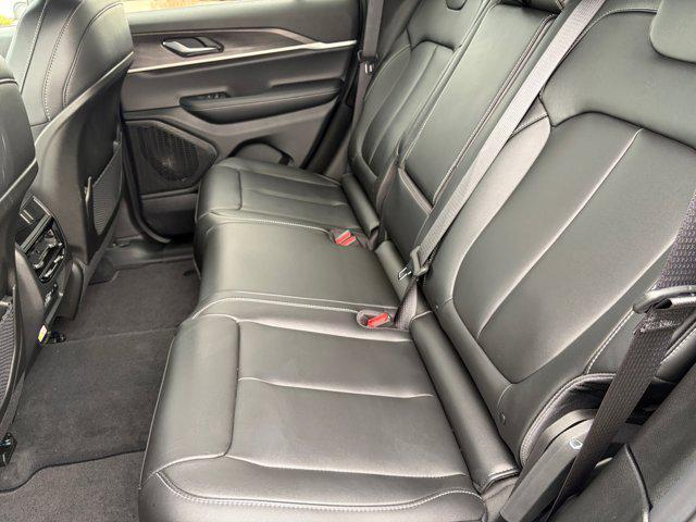 new 2025 Jeep Grand Cherokee car, priced at $42,802