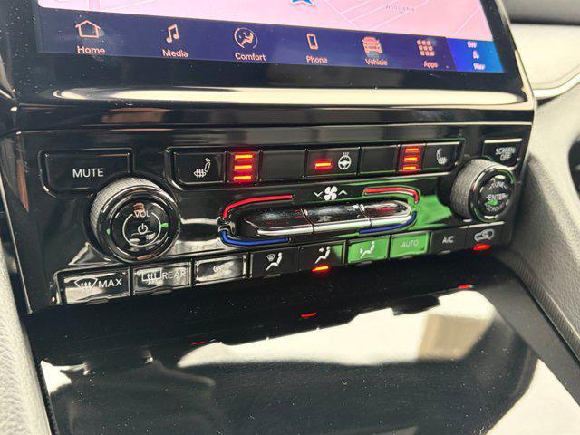 new 2025 Jeep Grand Cherokee car, priced at $42,802