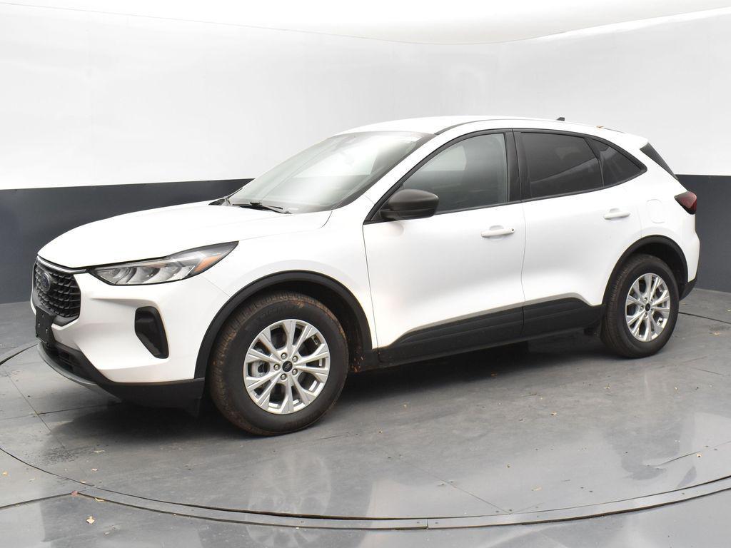 used 2025 Ford Escape car, priced at $20,999