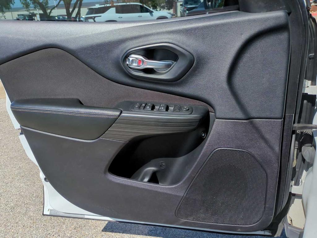 used 2016 Jeep Cherokee car, priced at $9,932