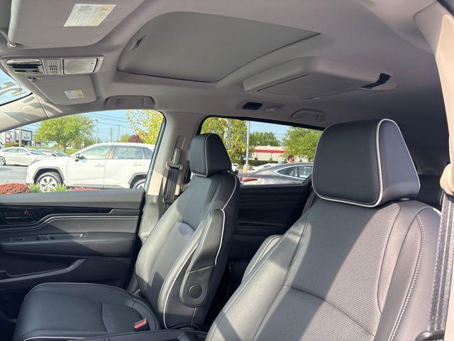 used 2025 Honda Odyssey car, priced at $45,035