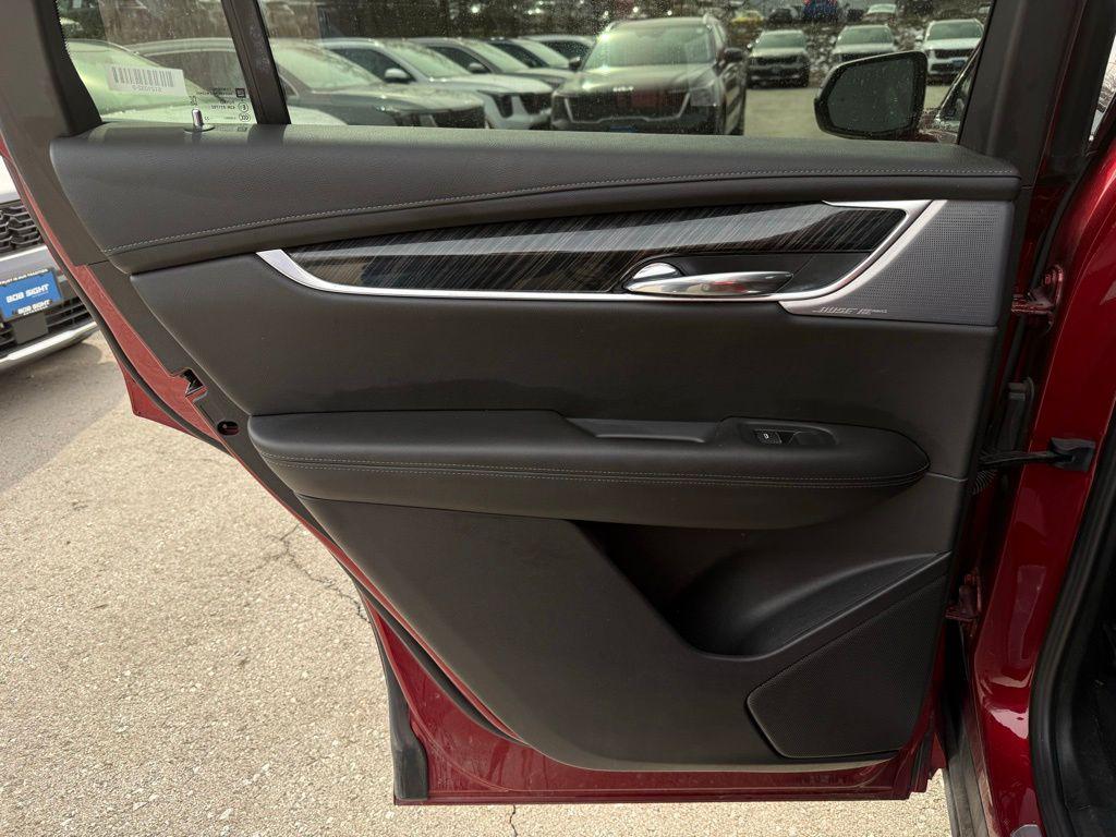 used 2023 Cadillac XT6 car, priced at $31,475