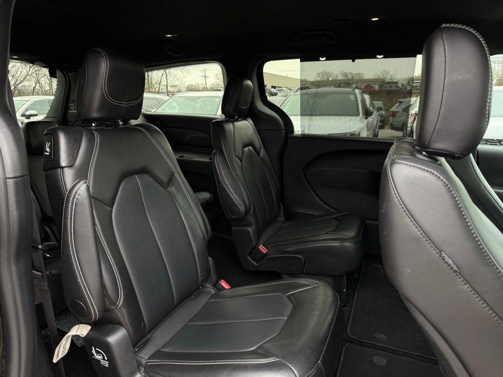 used 2025 Chrysler Pacifica car, priced at $28,139