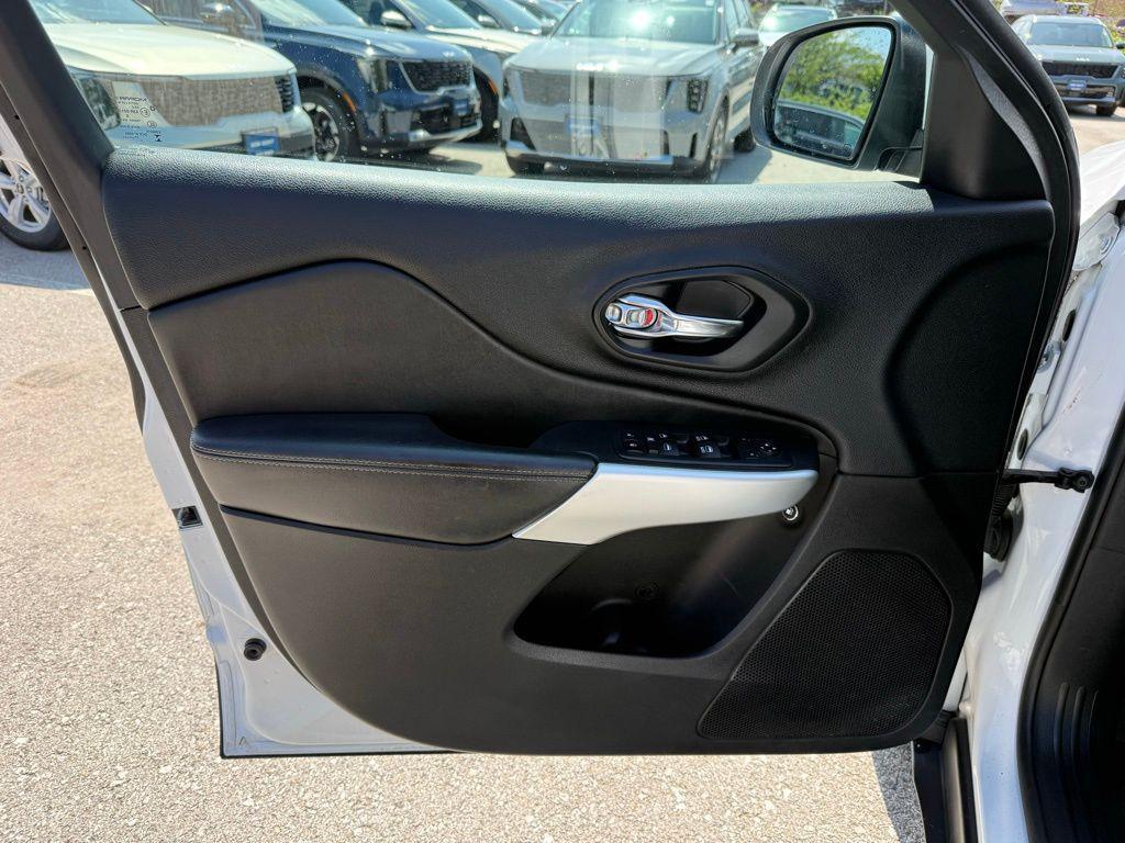 used 2018 Jeep Cherokee car, priced at $13,761