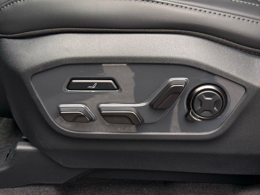 new 2027 Kia Telluride Hybrid car, priced at $61,085