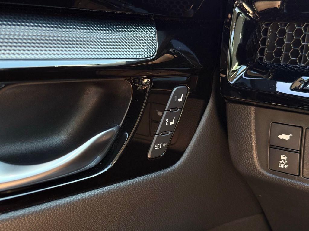 used 2025 Honda CR-V car, priced at $32,167
