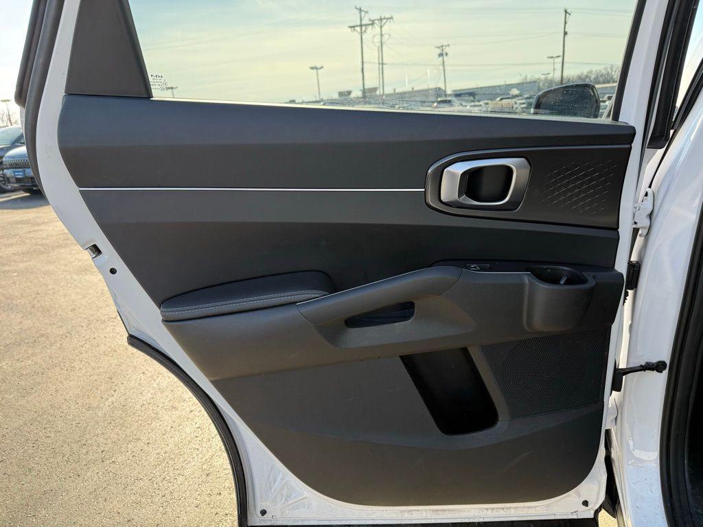 used 2023 Kia Sorento car, priced at $22,296