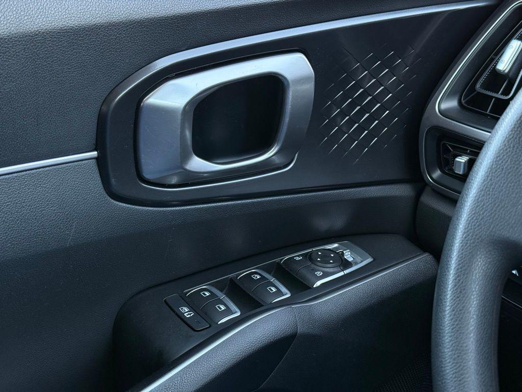 used 2023 Kia Sorento car, priced at $22,296