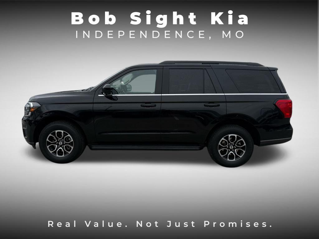 used 2024 Ford Expedition car, priced at $43,105