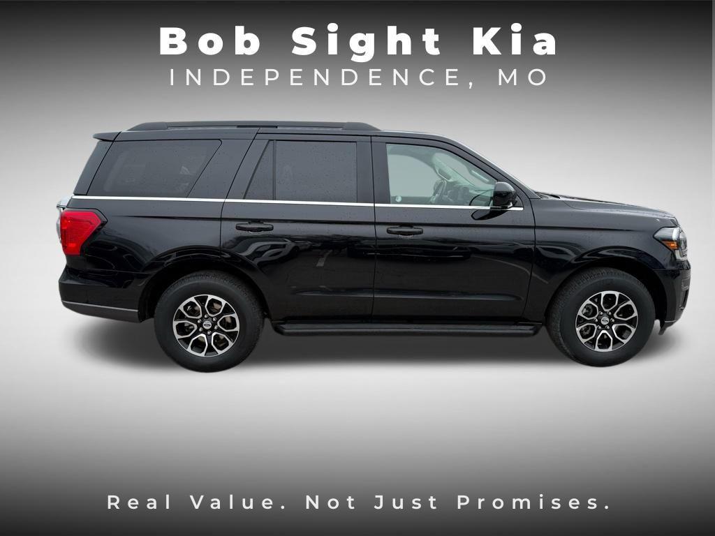used 2024 Ford Expedition car, priced at $43,105