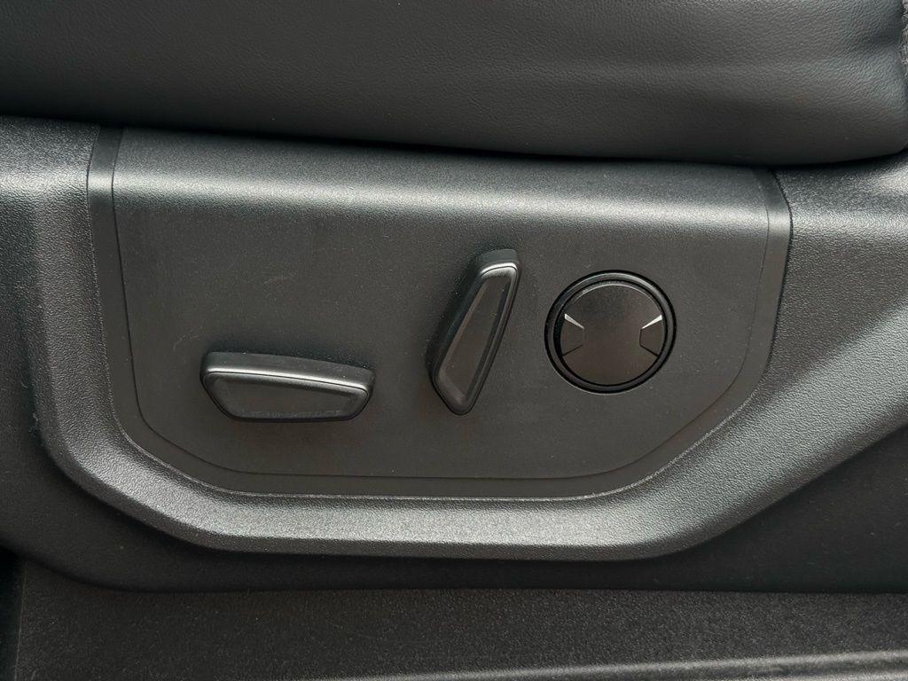 used 2024 Ford Expedition car, priced at $43,105