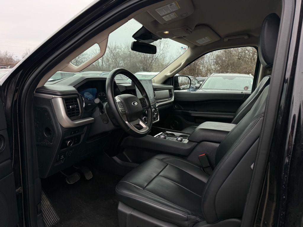 used 2024 Ford Expedition car, priced at $43,105