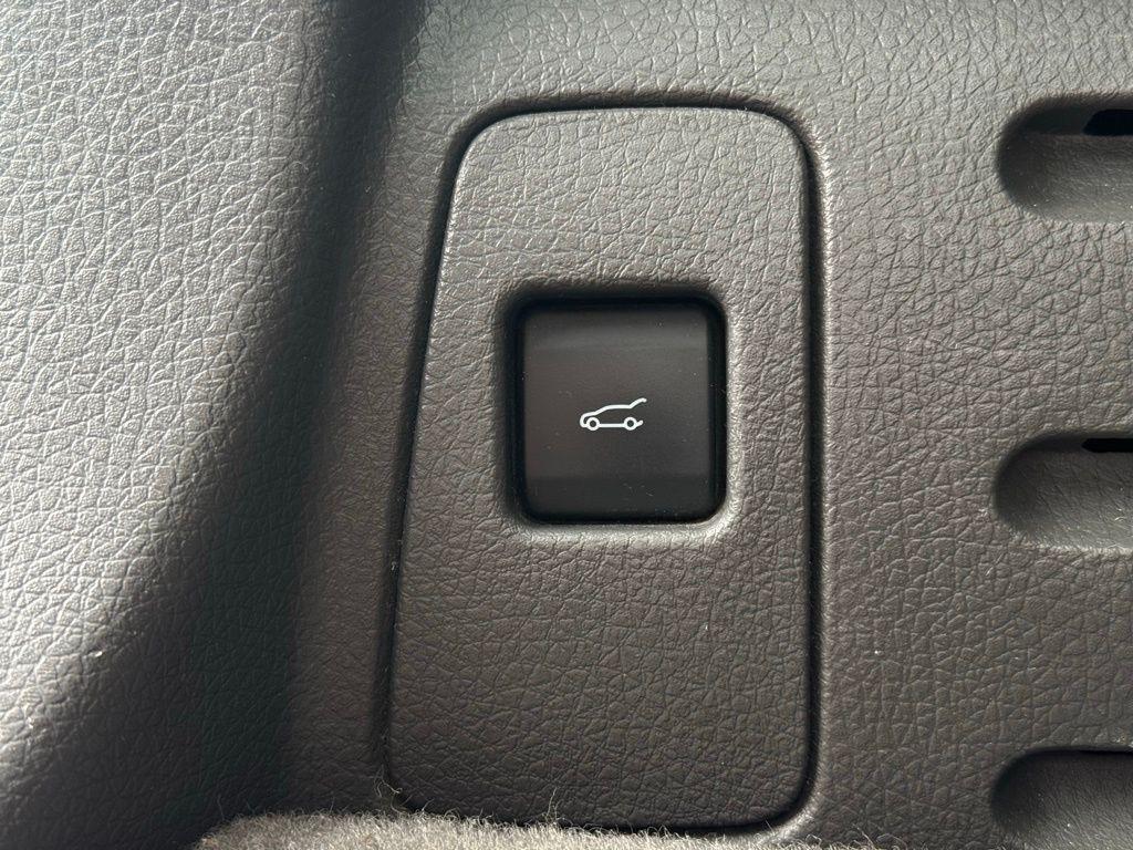 used 2013 Ford Edge car, priced at $5,896