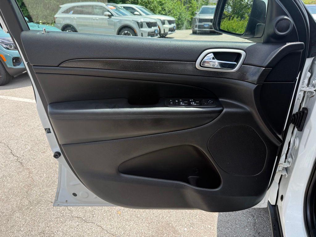 used 2018 Jeep Grand Cherokee car, priced at $18,411