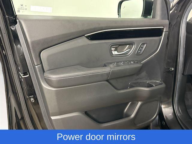 used 2025 Honda Pilot car, priced at $42,791