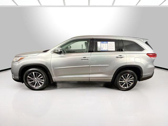 used 2018 Toyota Highlander car, priced at $26,656