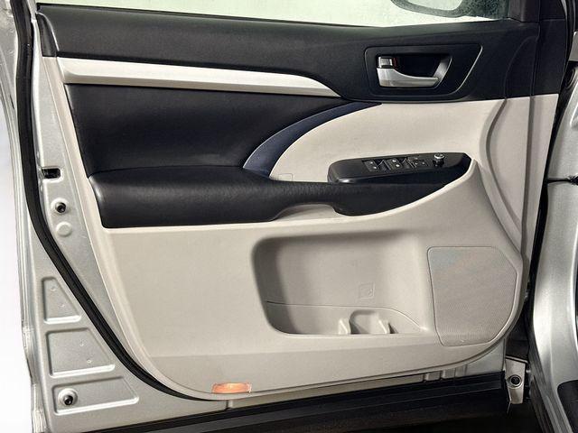 used 2018 Toyota Highlander car, priced at $26,656