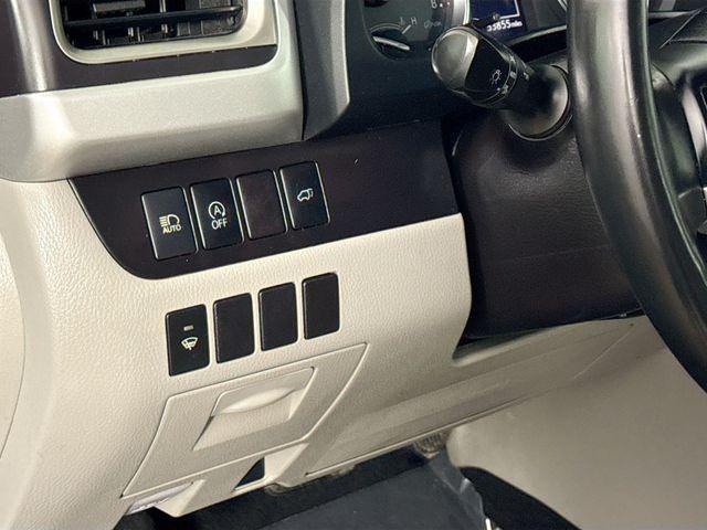 used 2018 Toyota Highlander car, priced at $26,656