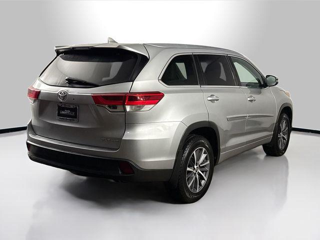 used 2018 Toyota Highlander car, priced at $26,656