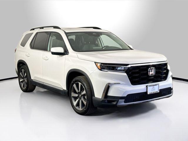 used 2023 Honda Pilot car, priced at $41,880