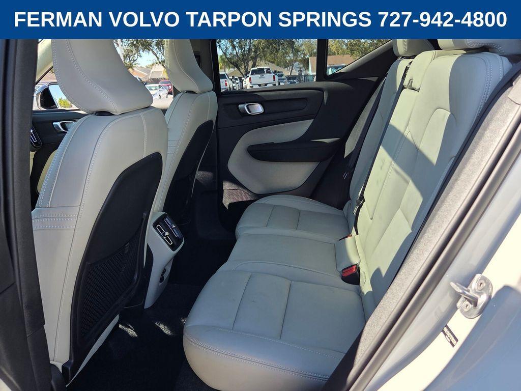 new 2026 Volvo XC40 car