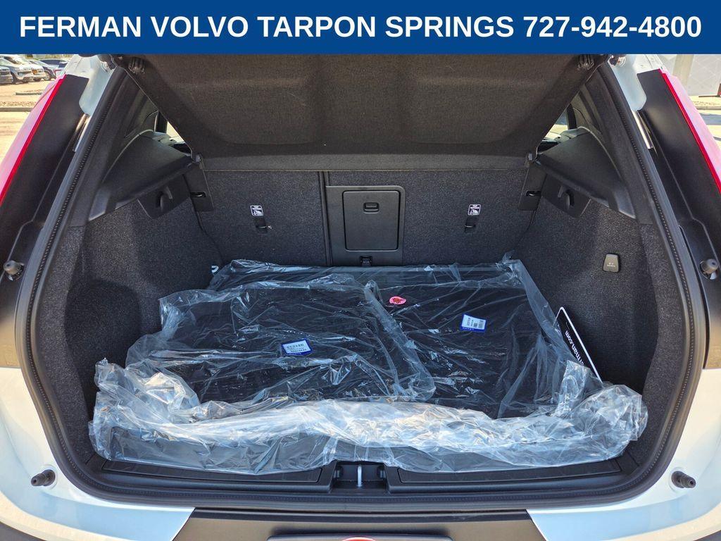 new 2026 Volvo XC40 car