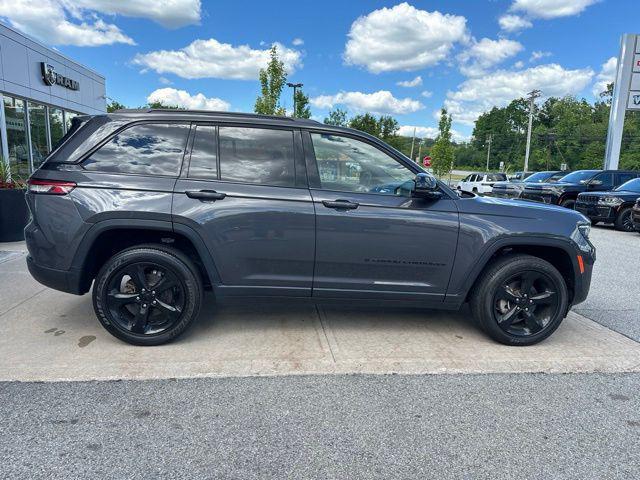 used 2023 Jeep Grand Cherokee car, priced at $33,063