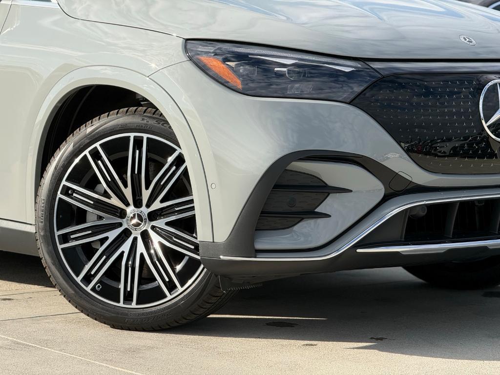 new 2026 Mercedes-Benz EQE 320 car, priced at $83,740