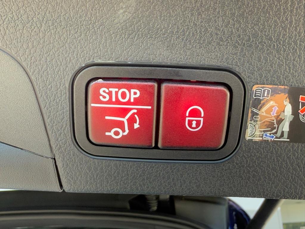 new 2025 Mercedes-Benz GLE 450e car, priced at $90,730