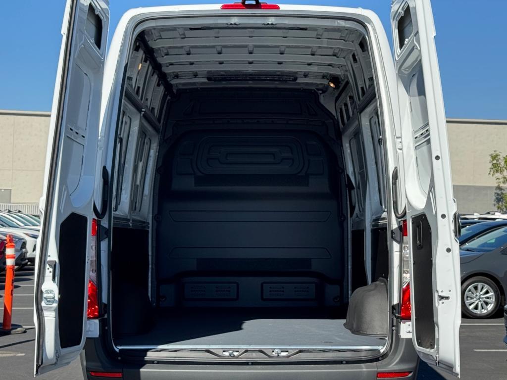 new 2026 Mercedes-Benz Sprinter 2500 car, priced at $67,168