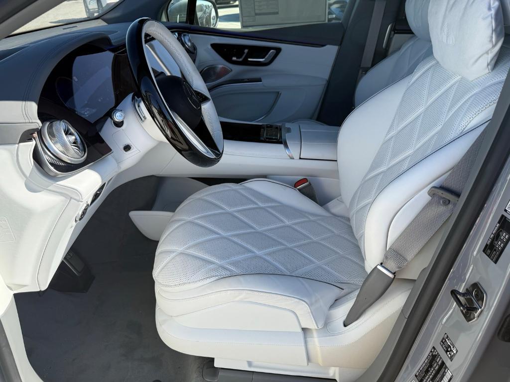 new 2025 Mercedes-Benz Maybach EQS 680 car, priced at $205,350