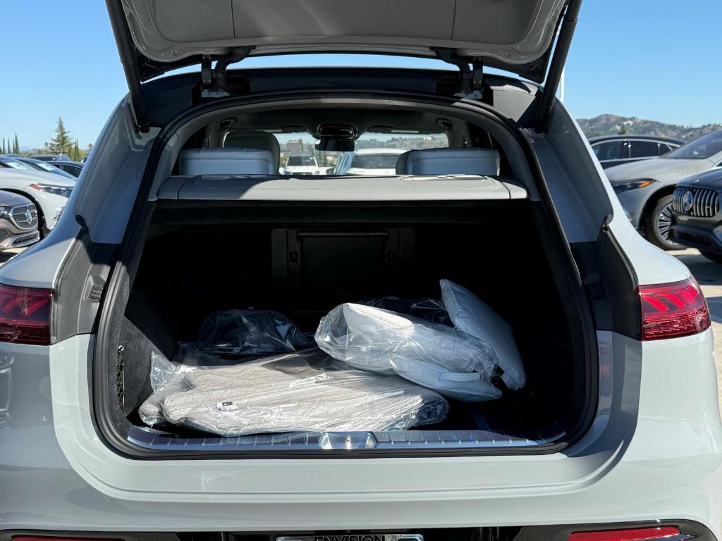 new 2025 Mercedes-Benz Maybach EQS 680 car, priced at $205,350